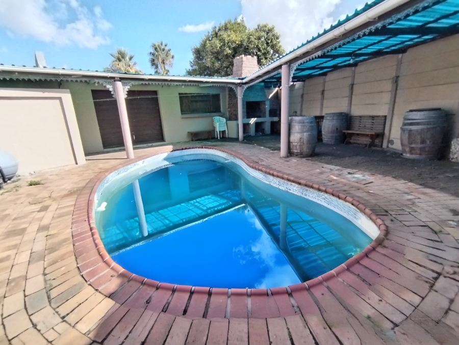 4 Bedroom Property for Sale in Protea Heights Western Cape